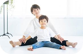 親子ヨガの画像